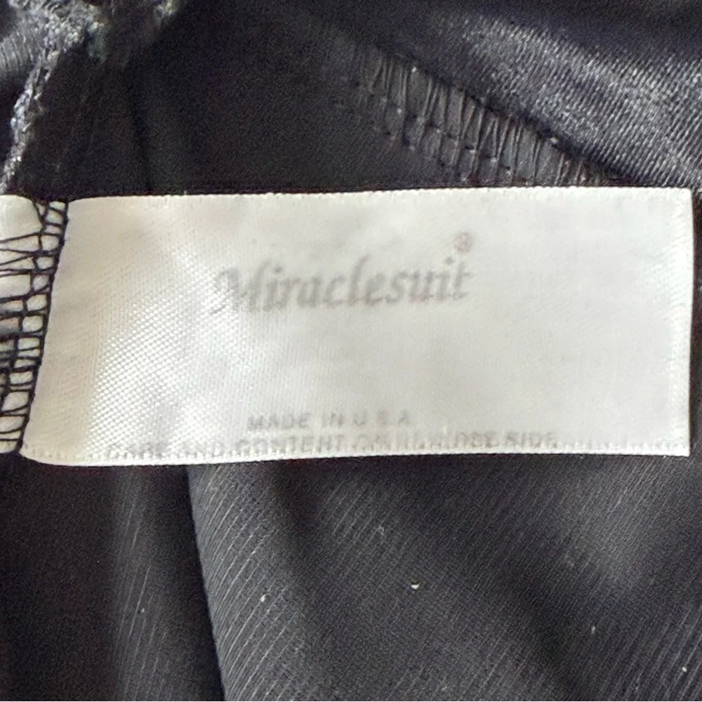 Miraclesuit One Piece Swimsuit Sz 10 Tummy Control Embroidered Trim Black